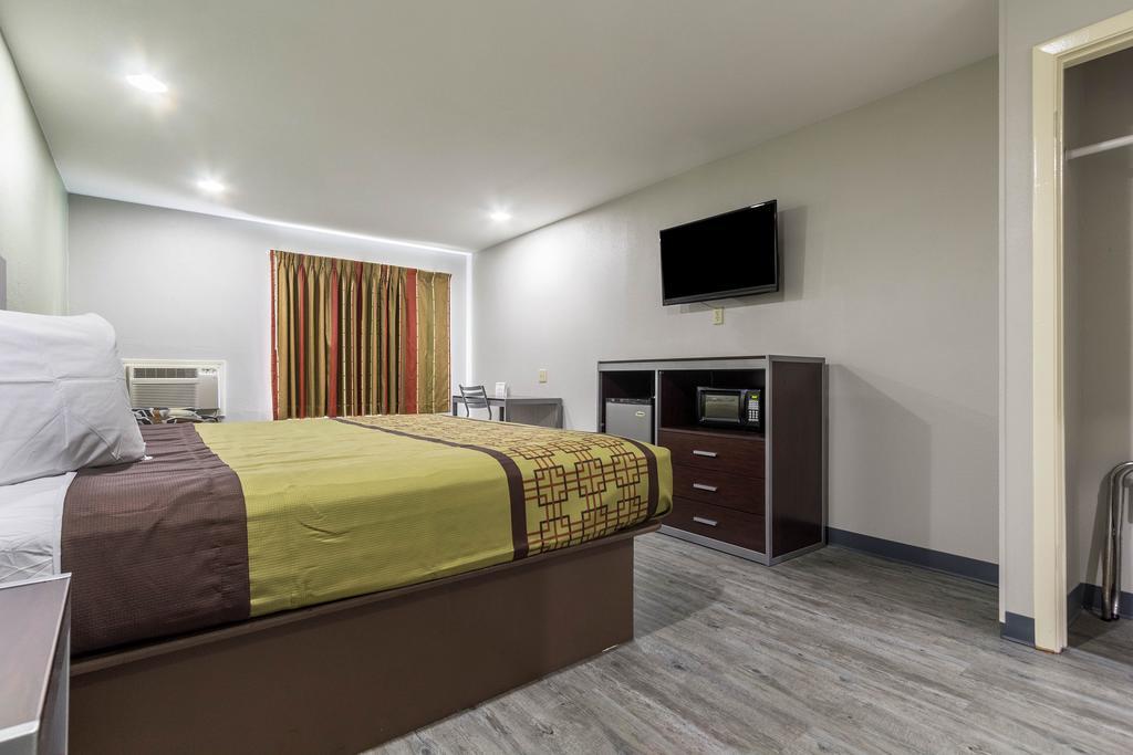 Scottish Inn And Suites Tomball Ngoại thất bức ảnh