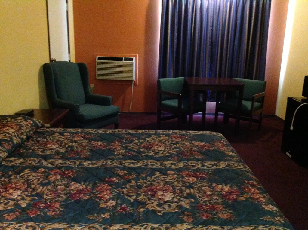 Scottish Inn And Suites Tomball Ngoại thất bức ảnh