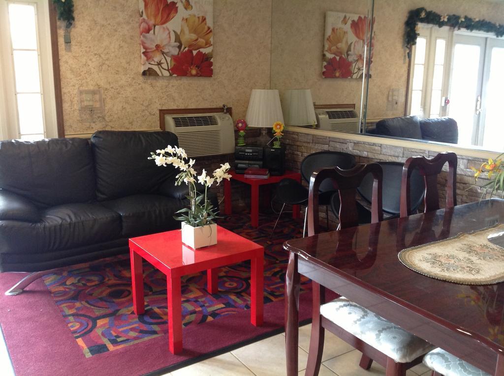 Scottish Inn And Suites Tomball Ngoại thất bức ảnh